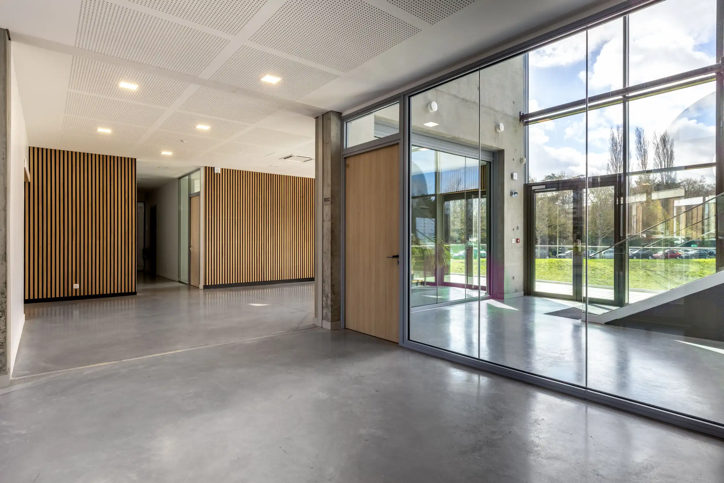 Hall d'entrée de la maison du bâtiment et des travaux publics